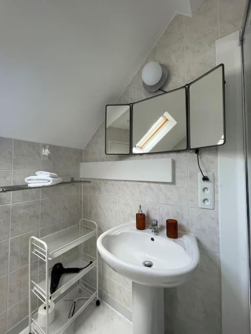 Gite Omaha 3 Etoiles - La Ferme Delaunay Saint-Come-du-Mont Exterior foto