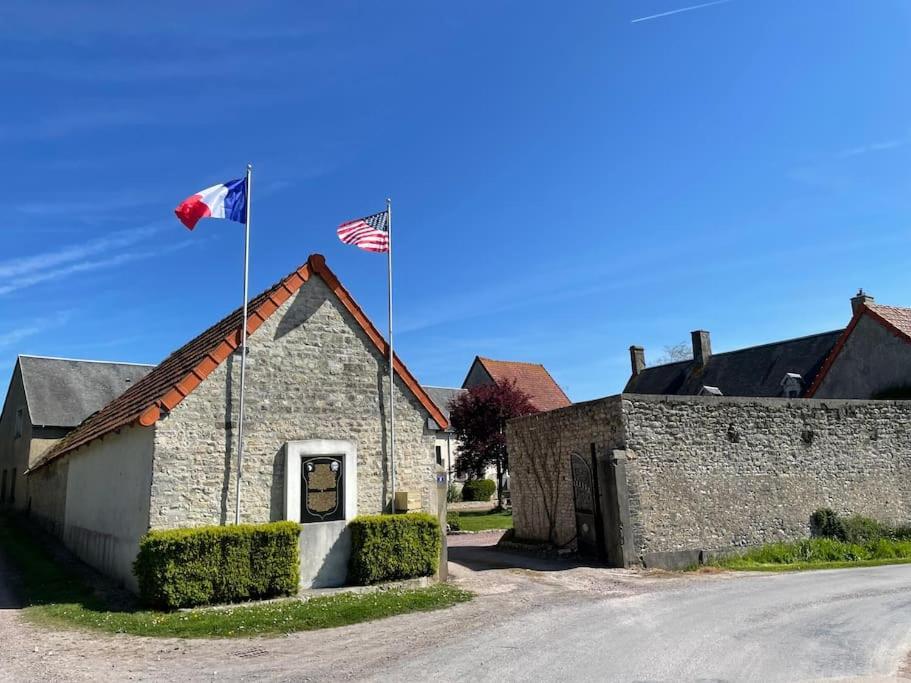 Gite Omaha 3 Etoiles - La Ferme Delaunay Saint-Come-du-Mont Exterior foto